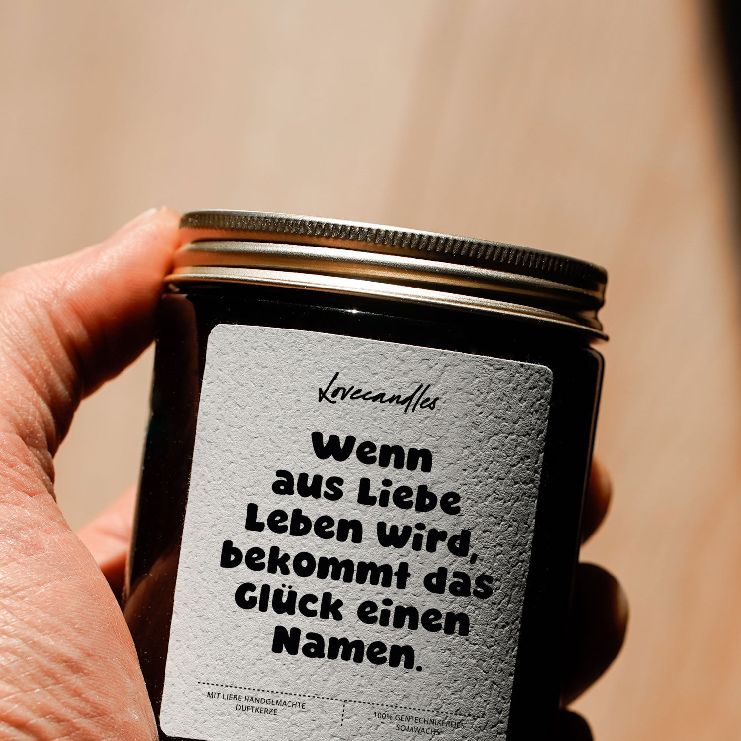 Duftkerze - Wenn aus Liebe Leben wird,
bekommt das Glück
einen Namen.